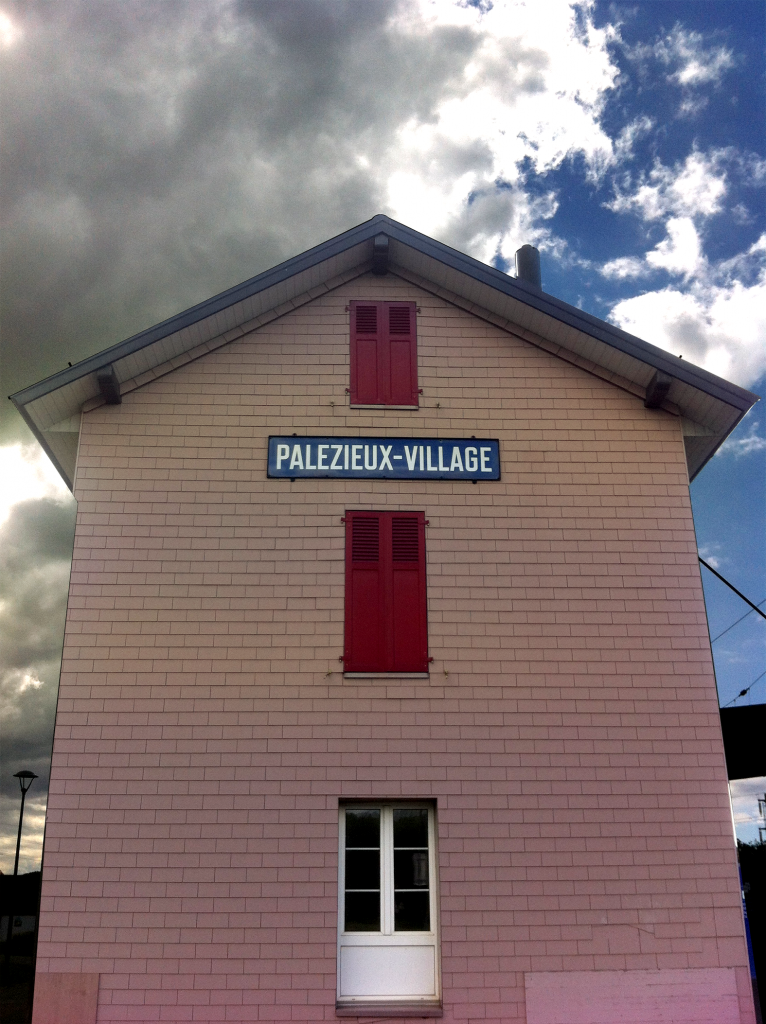 Gare_Pall_village